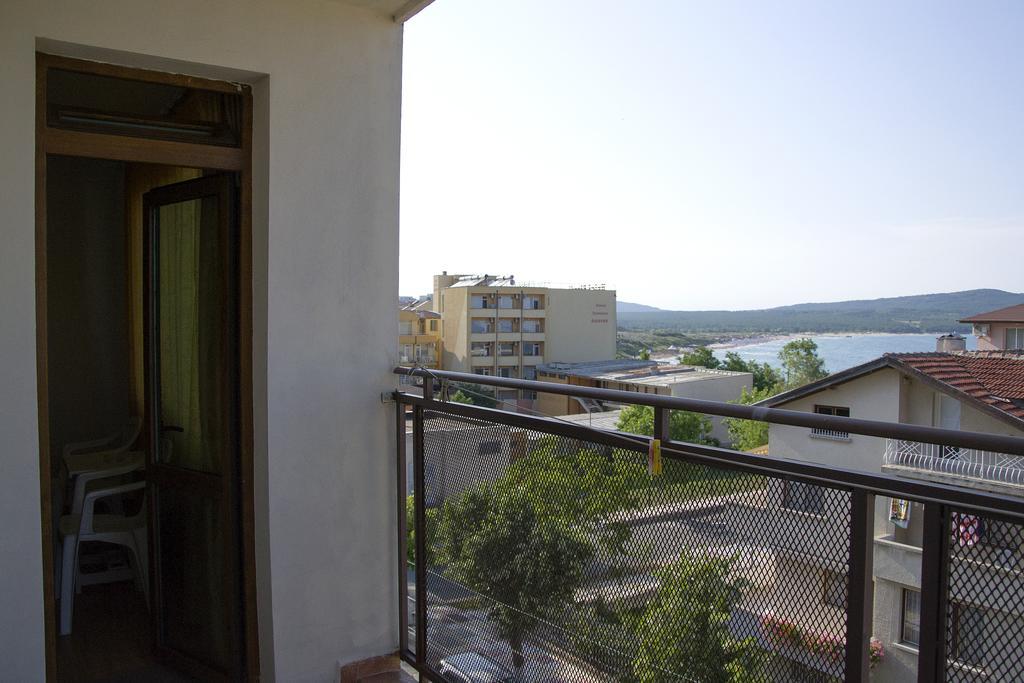 Paunovi Guest House Primorsko Eksteriør bilde