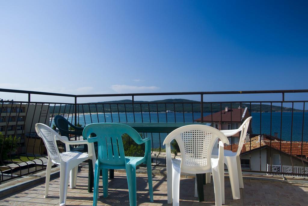 Paunovi Guest House Primorsko Eksteriør bilde