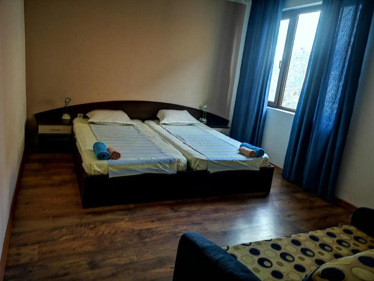 Paunovi Guest House Primorsko Eksteriør bilde