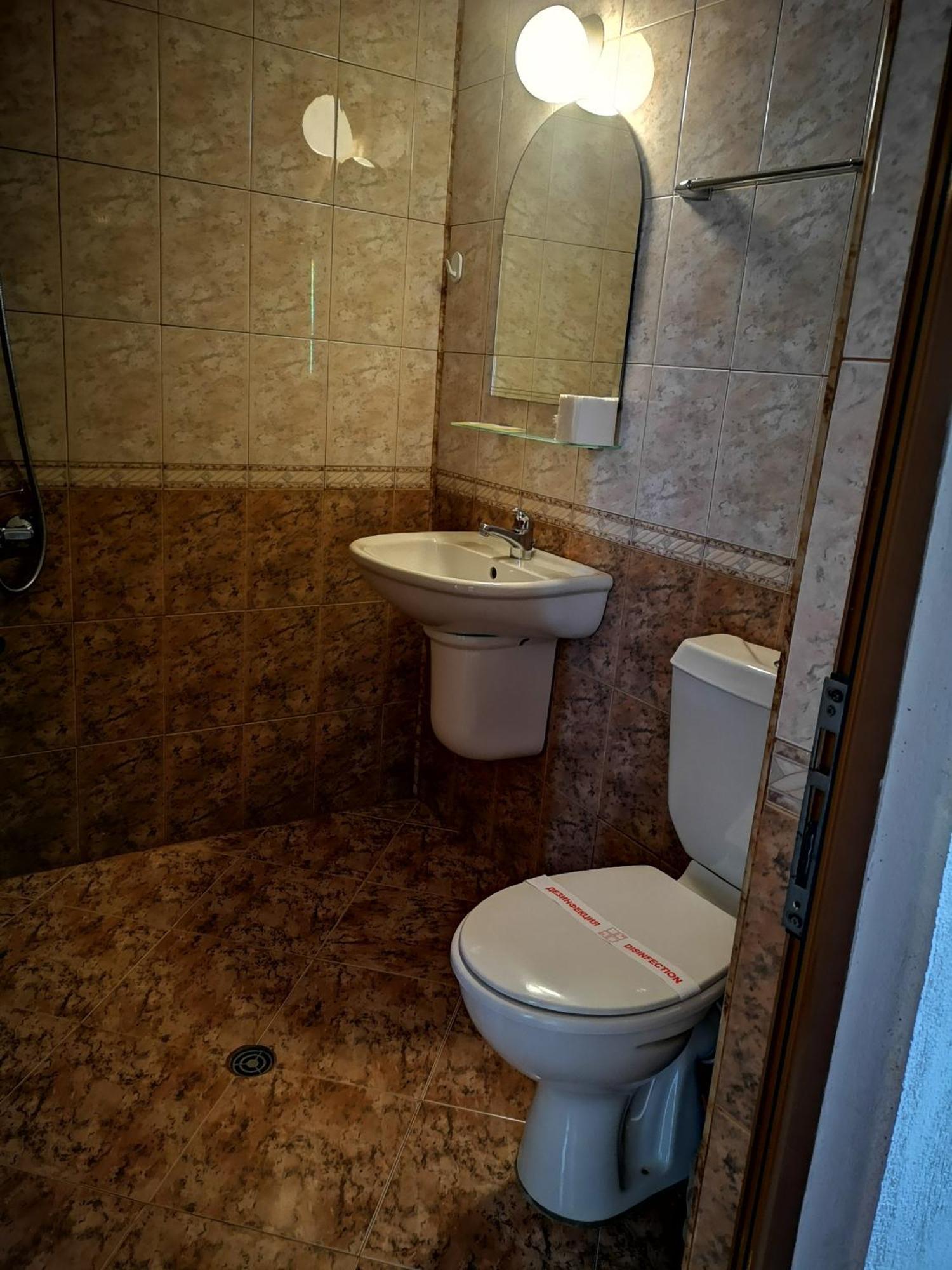 Paunovi Guest House Primorsko Rom bilde