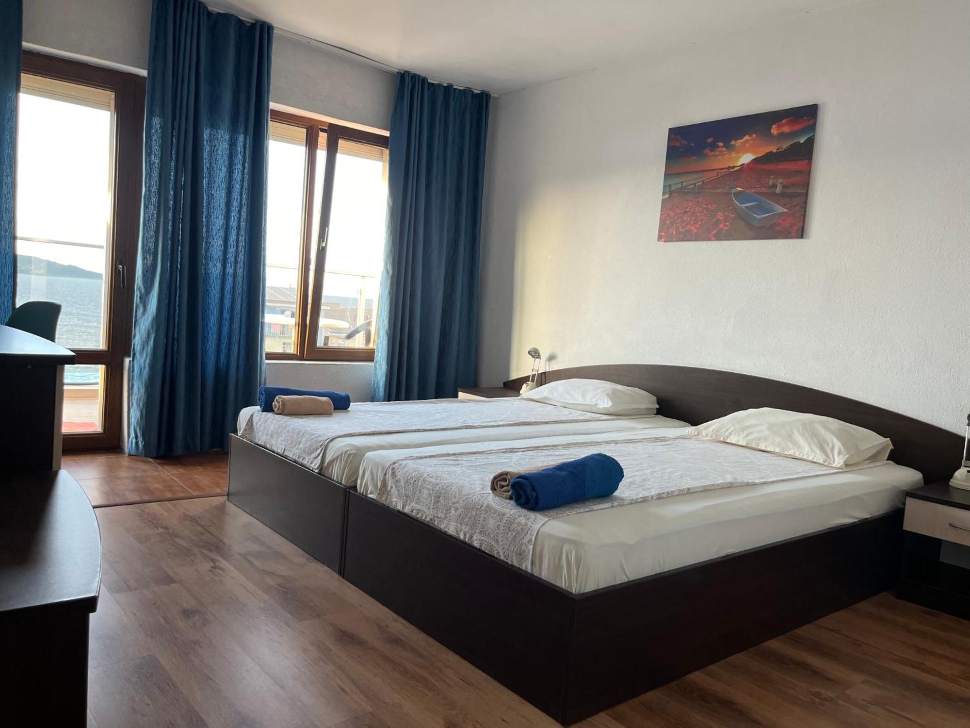 Paunovi Guest House Primorsko Eksteriør bilde