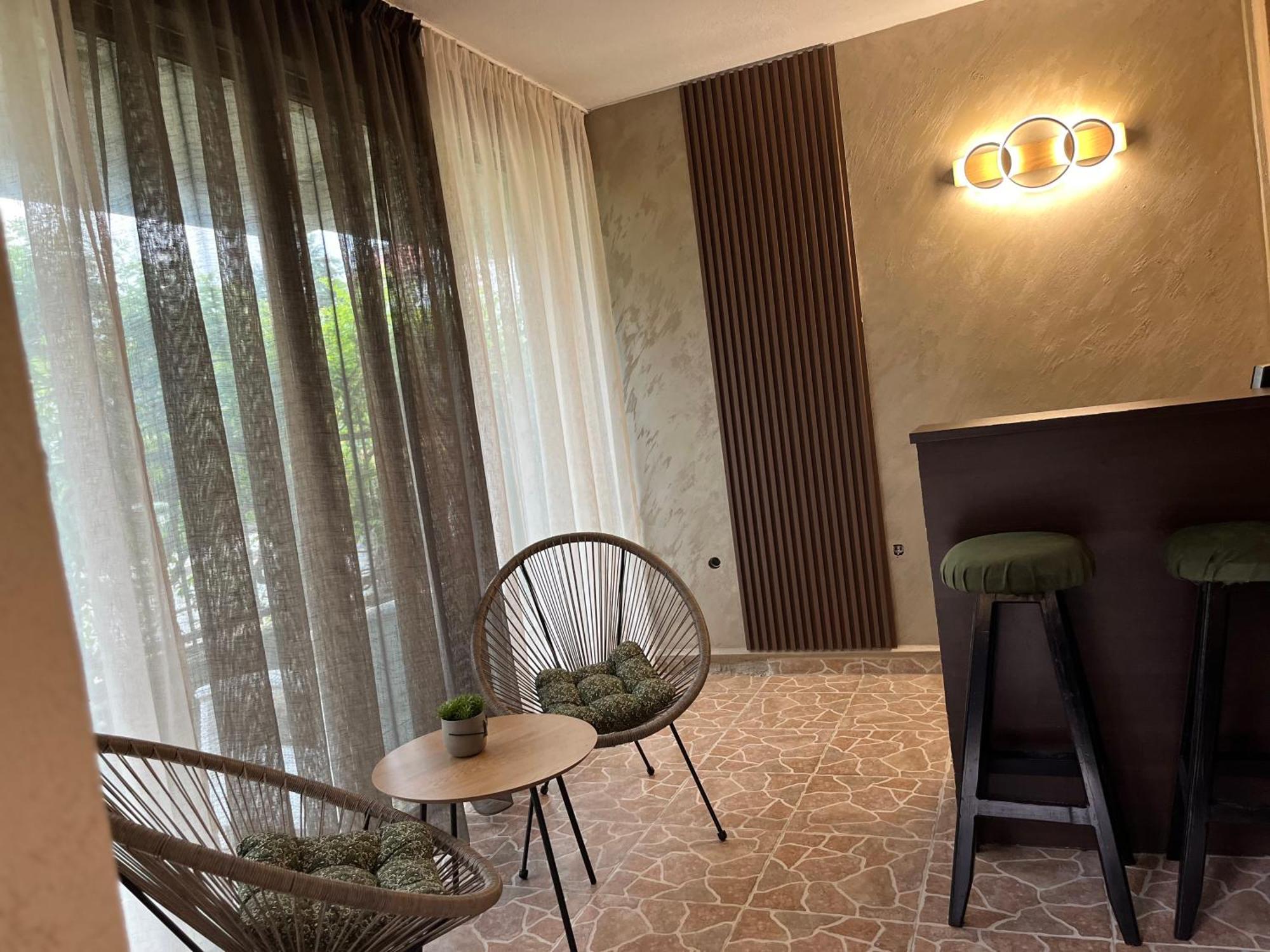Paunovi Guest House Primorsko Eksteriør bilde