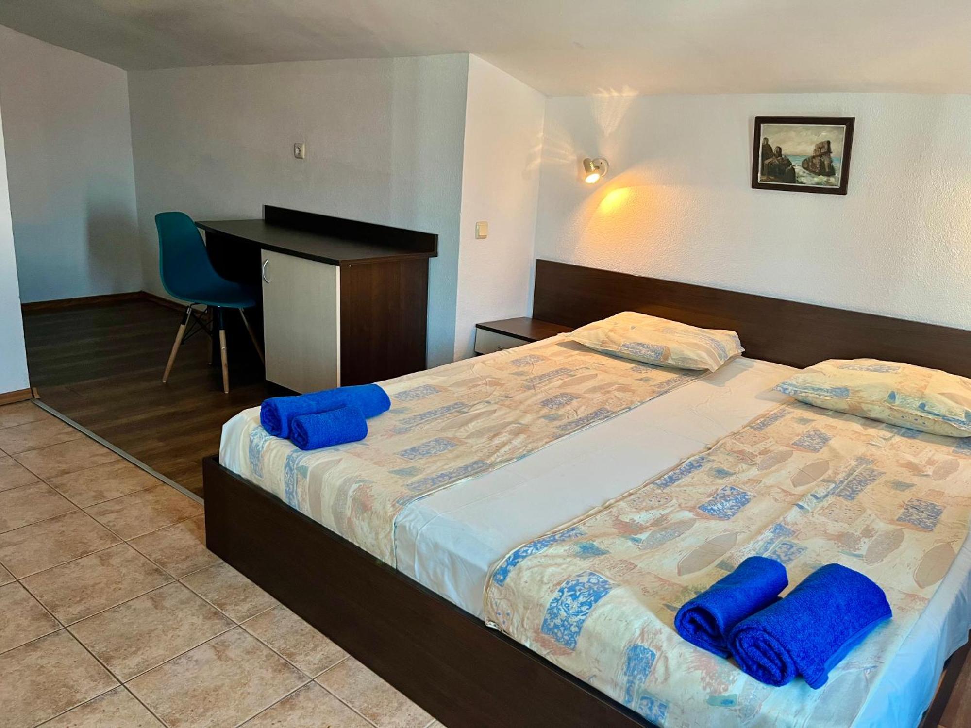 Paunovi Guest House Primorsko Eksteriør bilde