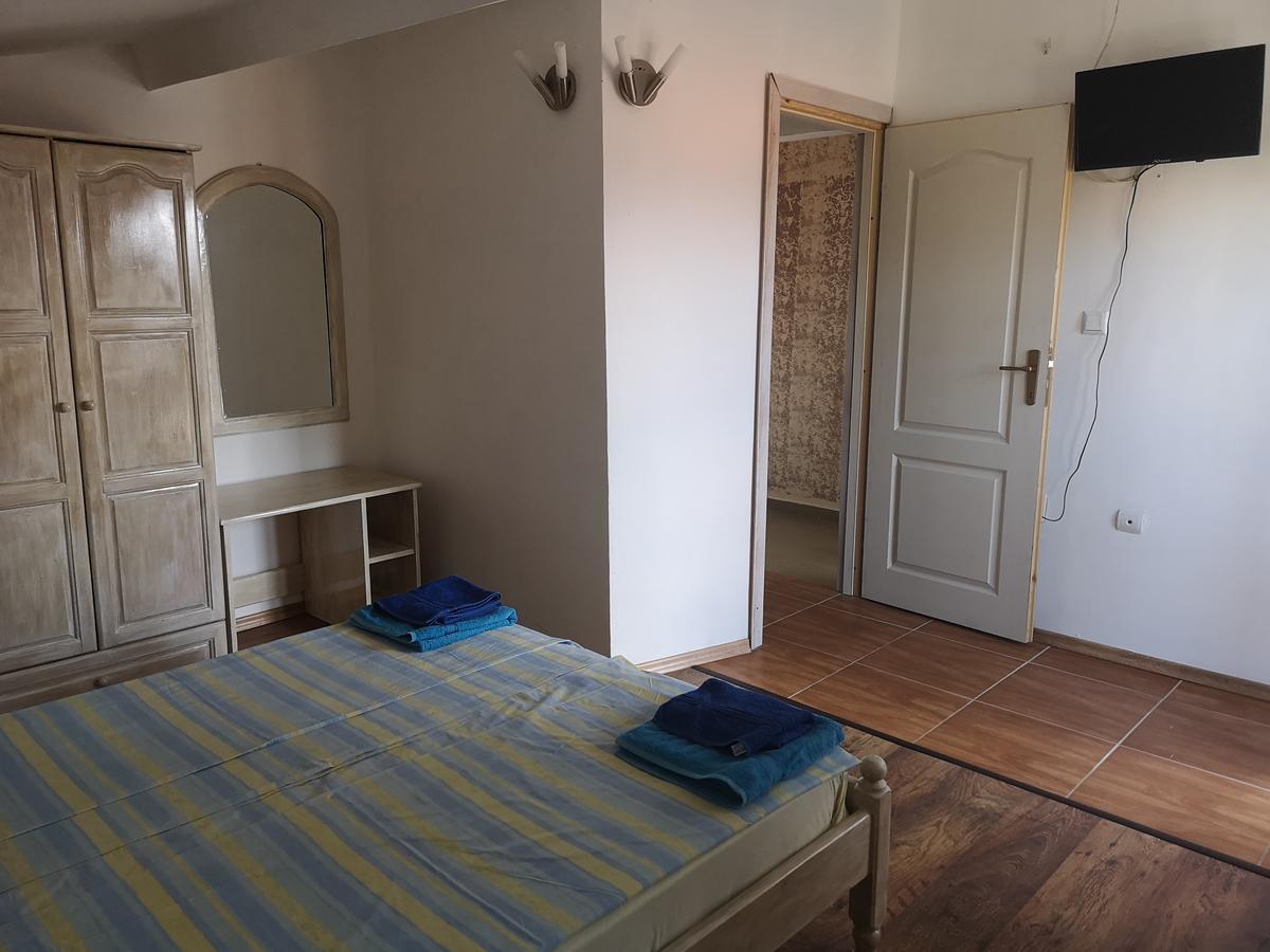 Paunovi Guest House Primorsko Eksteriør bilde